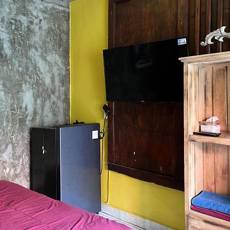 Twospaces Living At Wave And Chill House, Canggu Bagian luar foto