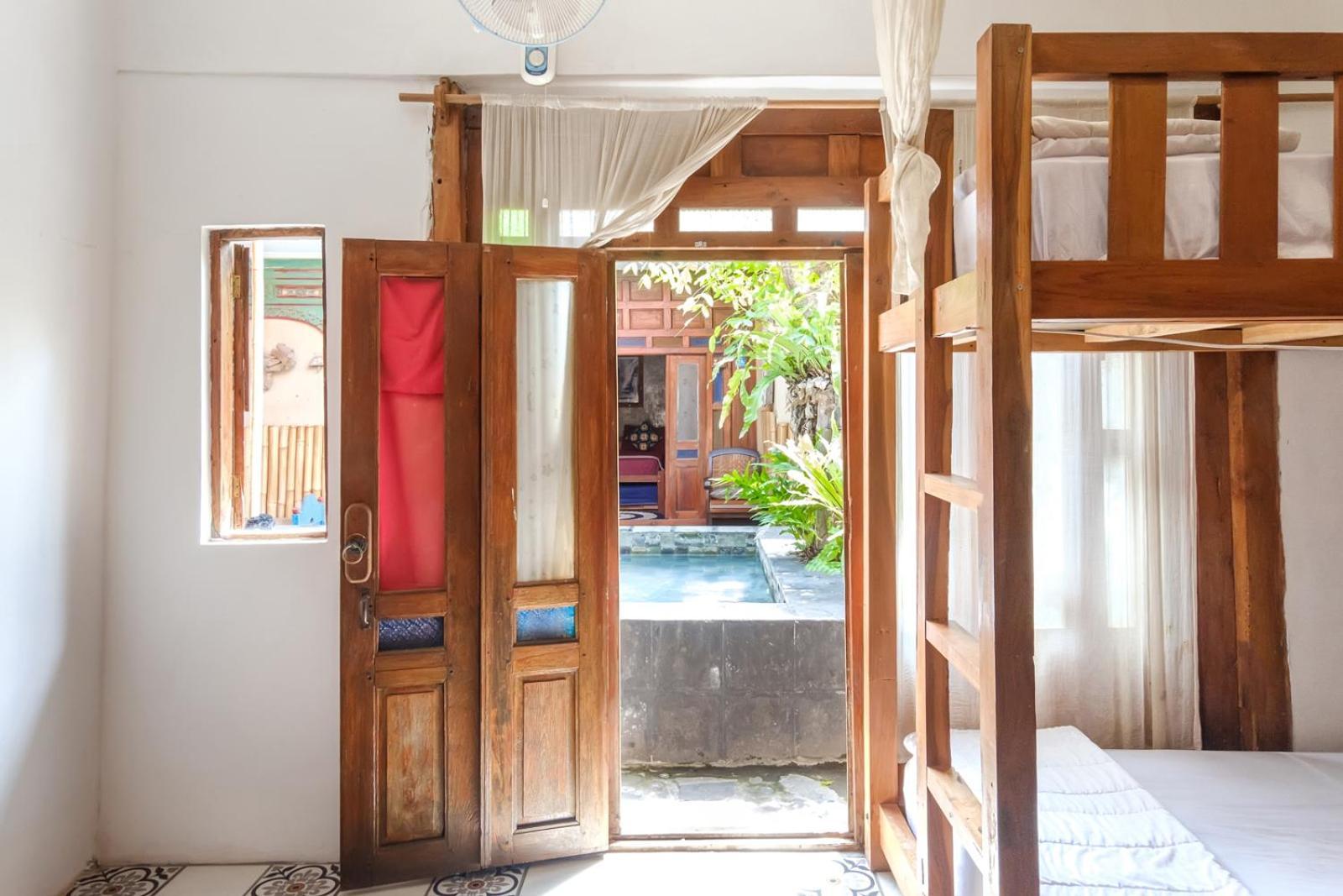 Twospaces Living At Wave And Chill House, Canggu Bagian luar foto